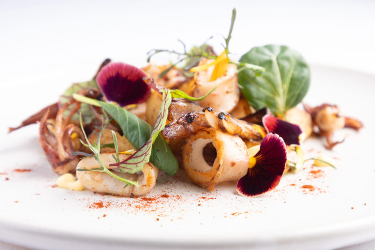 Confira o novo menu do restaurante do hotel Emiliano assinado pela chef Viviane Gonçalves