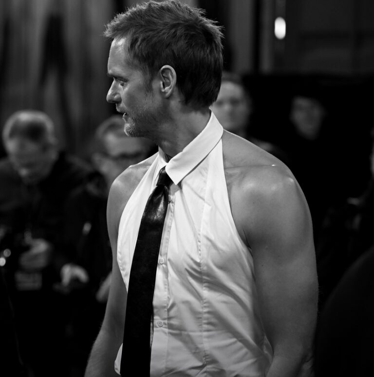 Alexander Skarsgård é o novo rei do tapete vermelho
