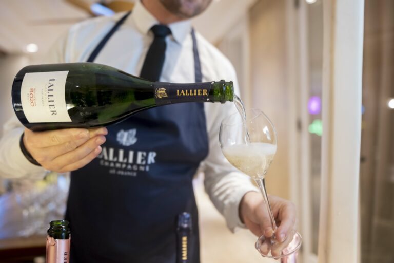 Campari entra no mercado de luxo do Brasil com o champanhe Lallier