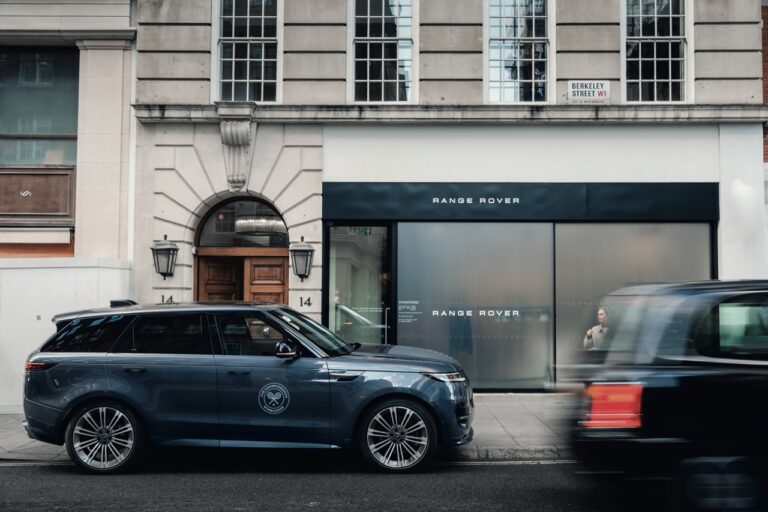 Range Rover sob medida: Esquire Brasil esteve em Londres para te mostrar o carro da marca britânica que pode ser customizável